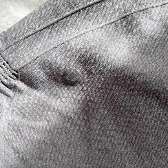 Lululemon gray crop legging - Picture 2 of 3